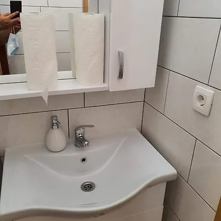 Aldi 4 *